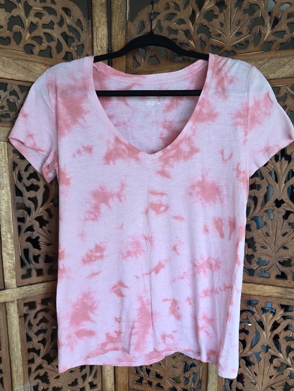 PINK Victoria's Secret Coral Pink Tie-Dye V-Neck Tee